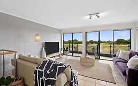 On The Esplanade - Ocean Front Apartment